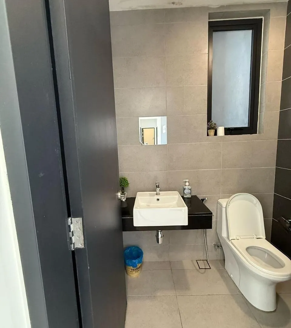 Crayon Shinchan 3R2B Seaview Suite George Town